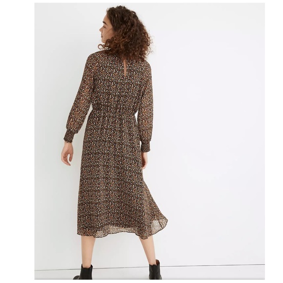 ❌Sold❌Madewell Resourced Georgette Smocked-Neck Midi Dress Folktale Paisley - Picture 4 of 8